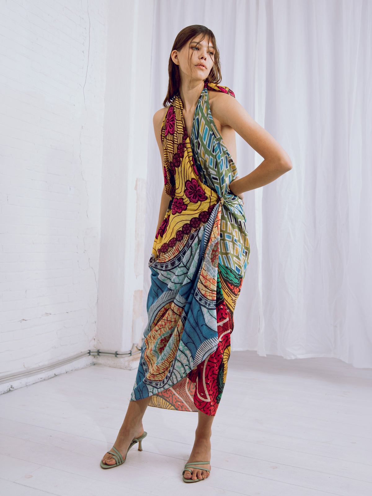 Talking Walls joy single face Single face rectangular scarf flowers on the roof