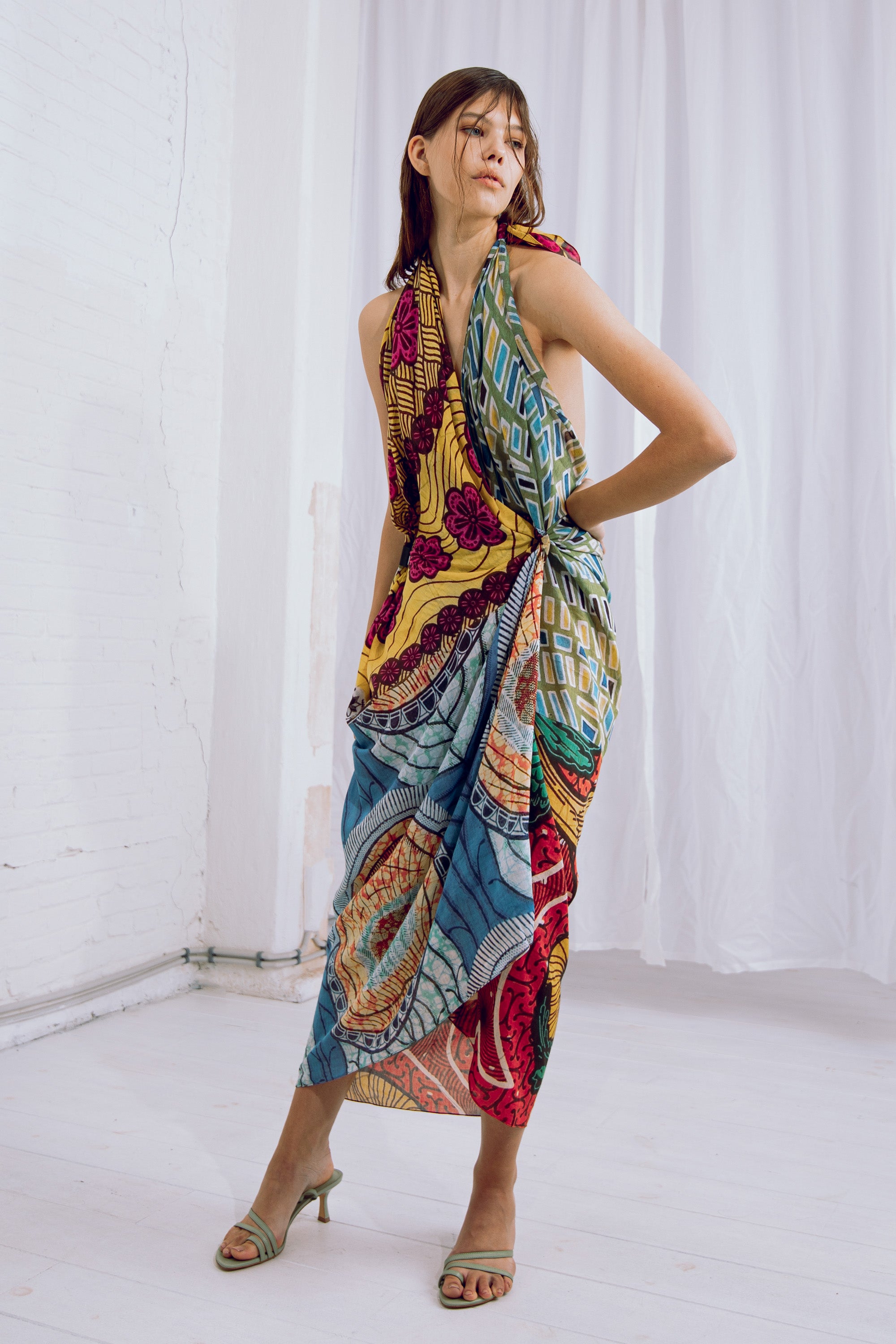 Talking Walls joy single face single face rectangular scarf flowers on the roof
