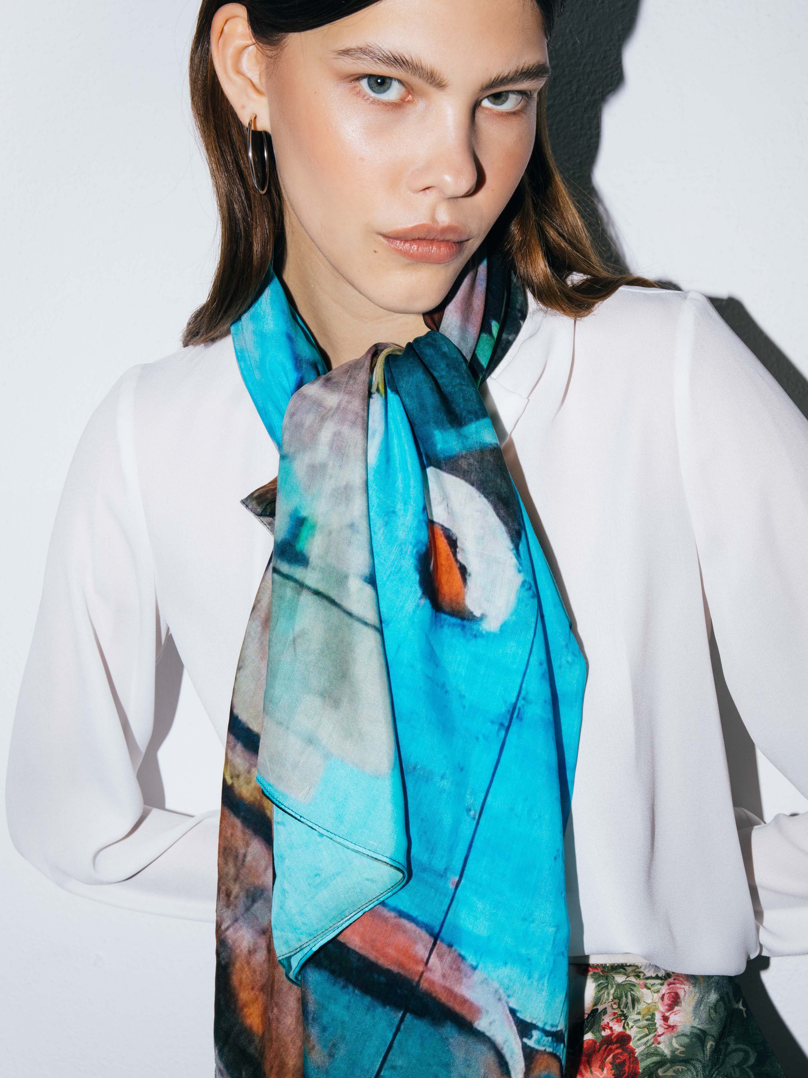 Talking Walls joy single face single face rectangular scarf les pecheurs