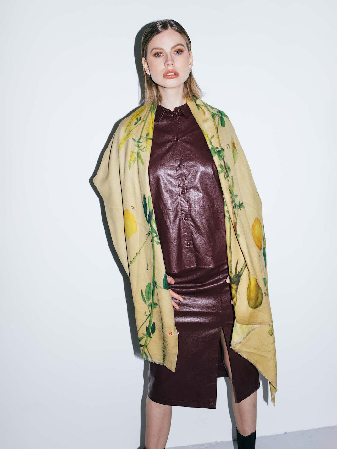 Talking Walls lana double face double face rectangular scarf komonice