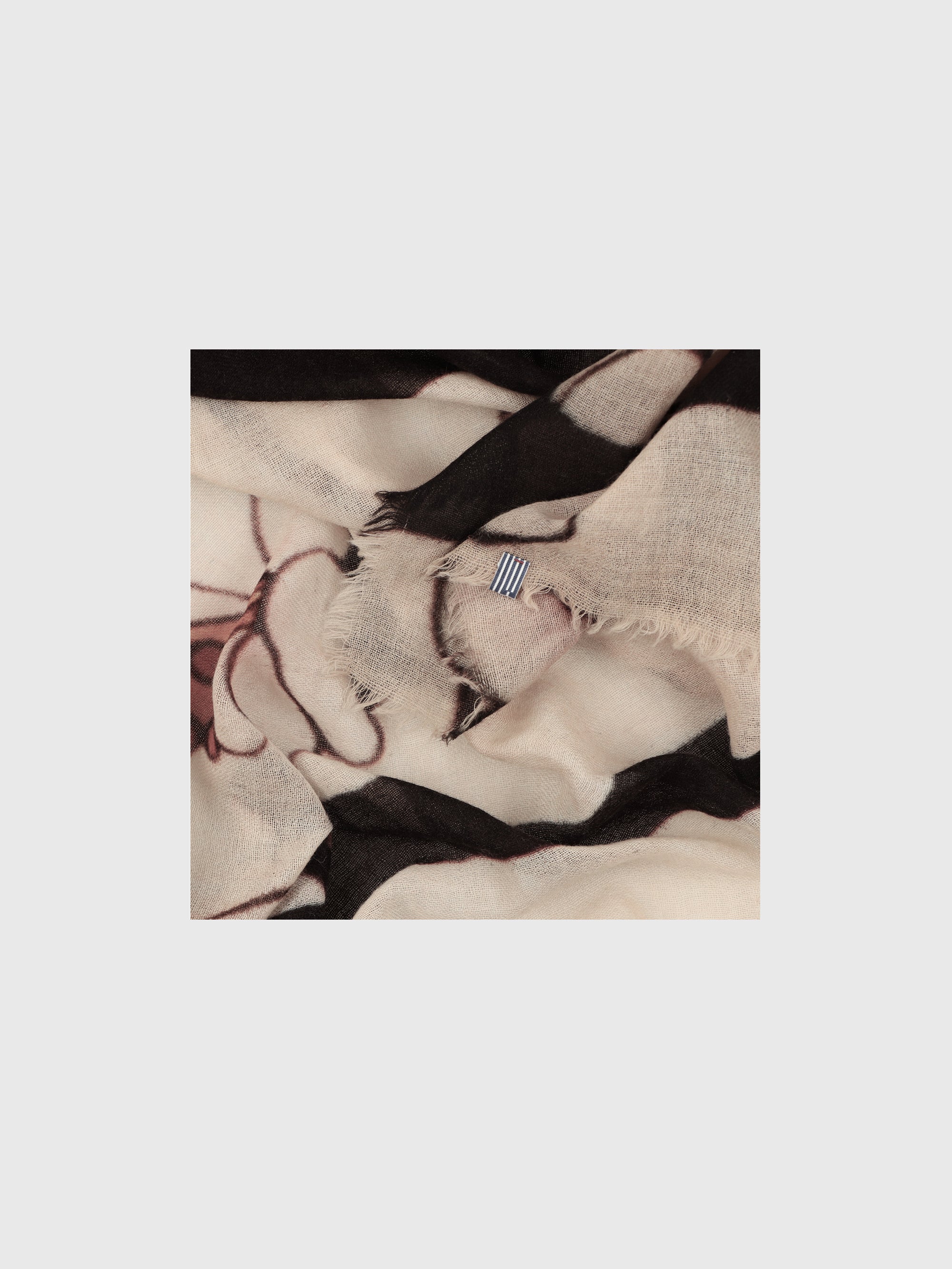 Talking Walls mantis single face Single faced square-shaped blanket scarf alexandrakis