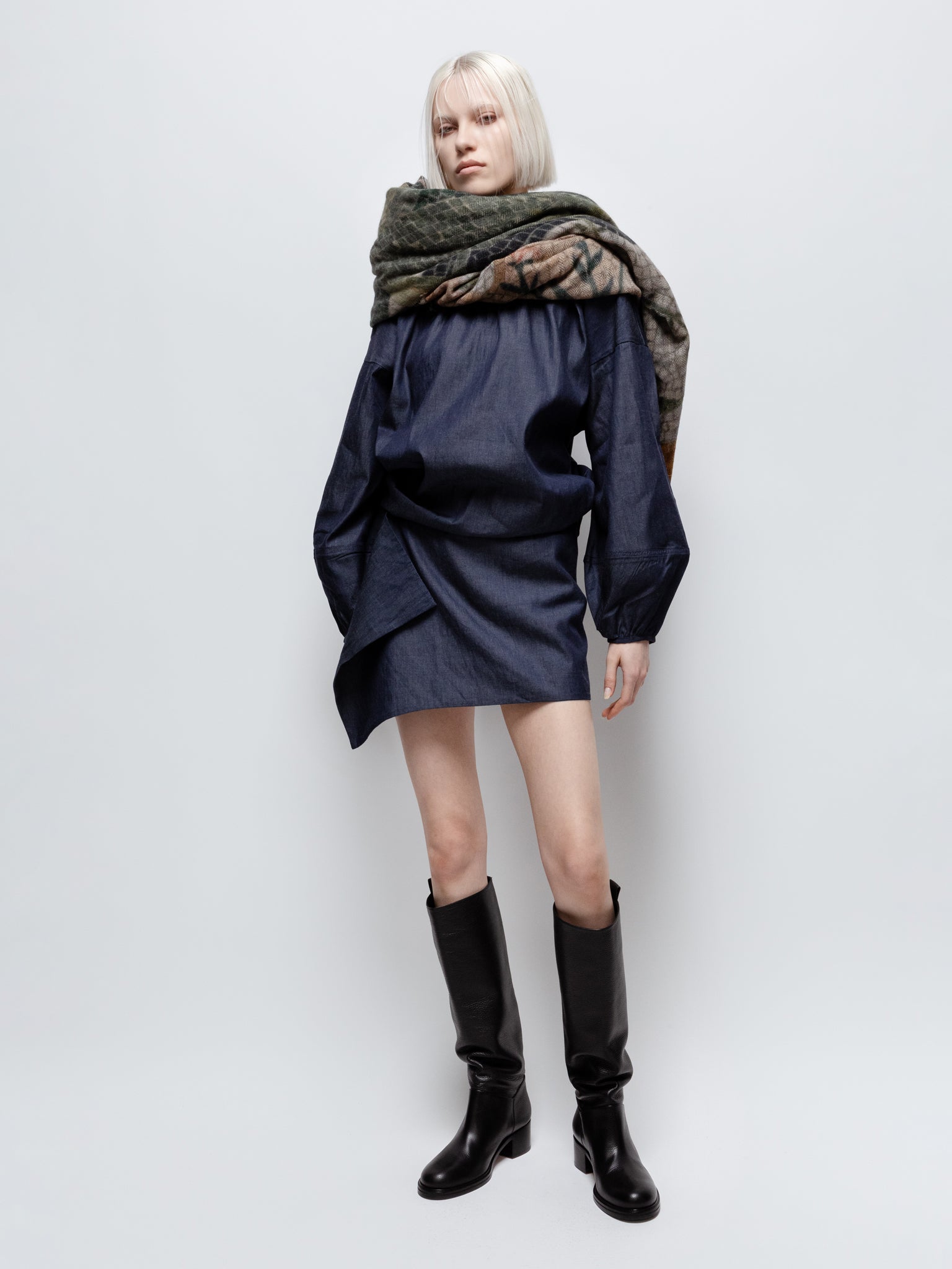 Talking Walls max agave single face square scarf agave