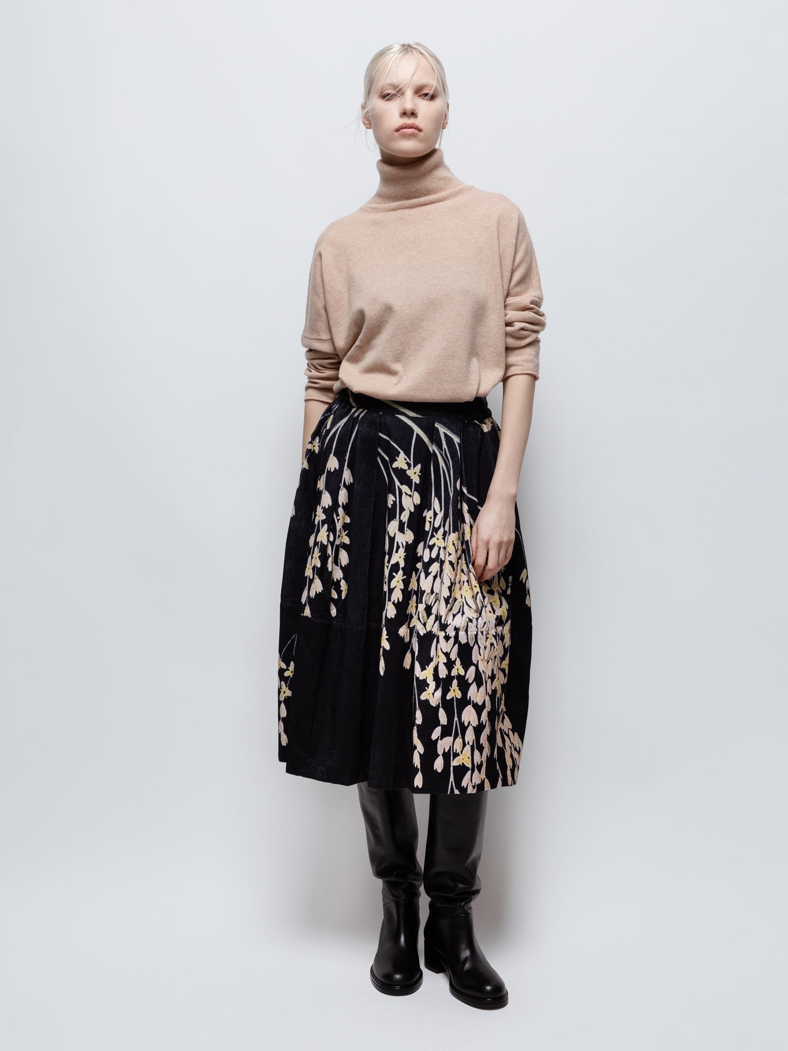 Talking Walls nona dates Midi Skirt dates