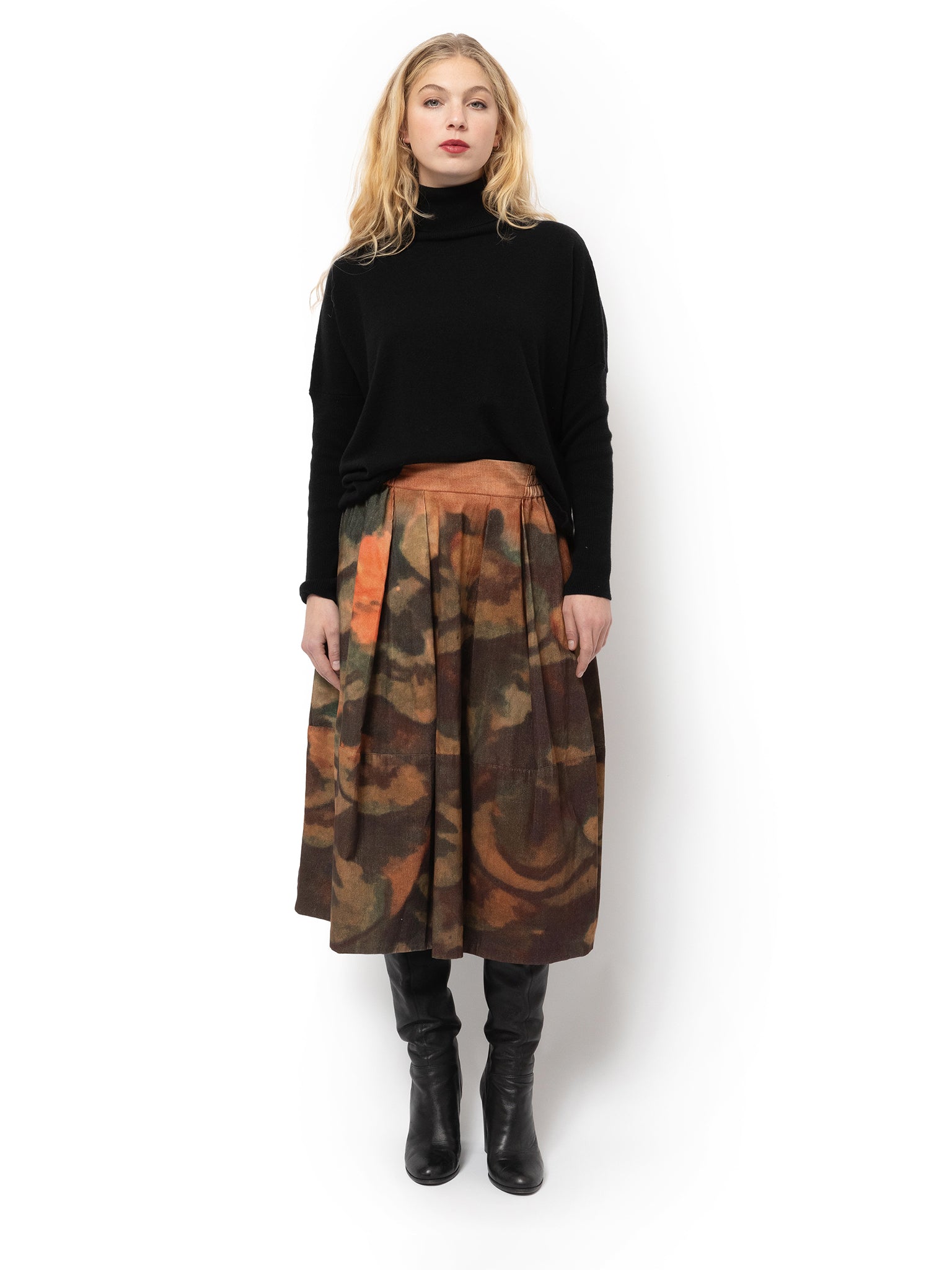 Talking Walls nona les fleurs Midi Skirt les fleurs