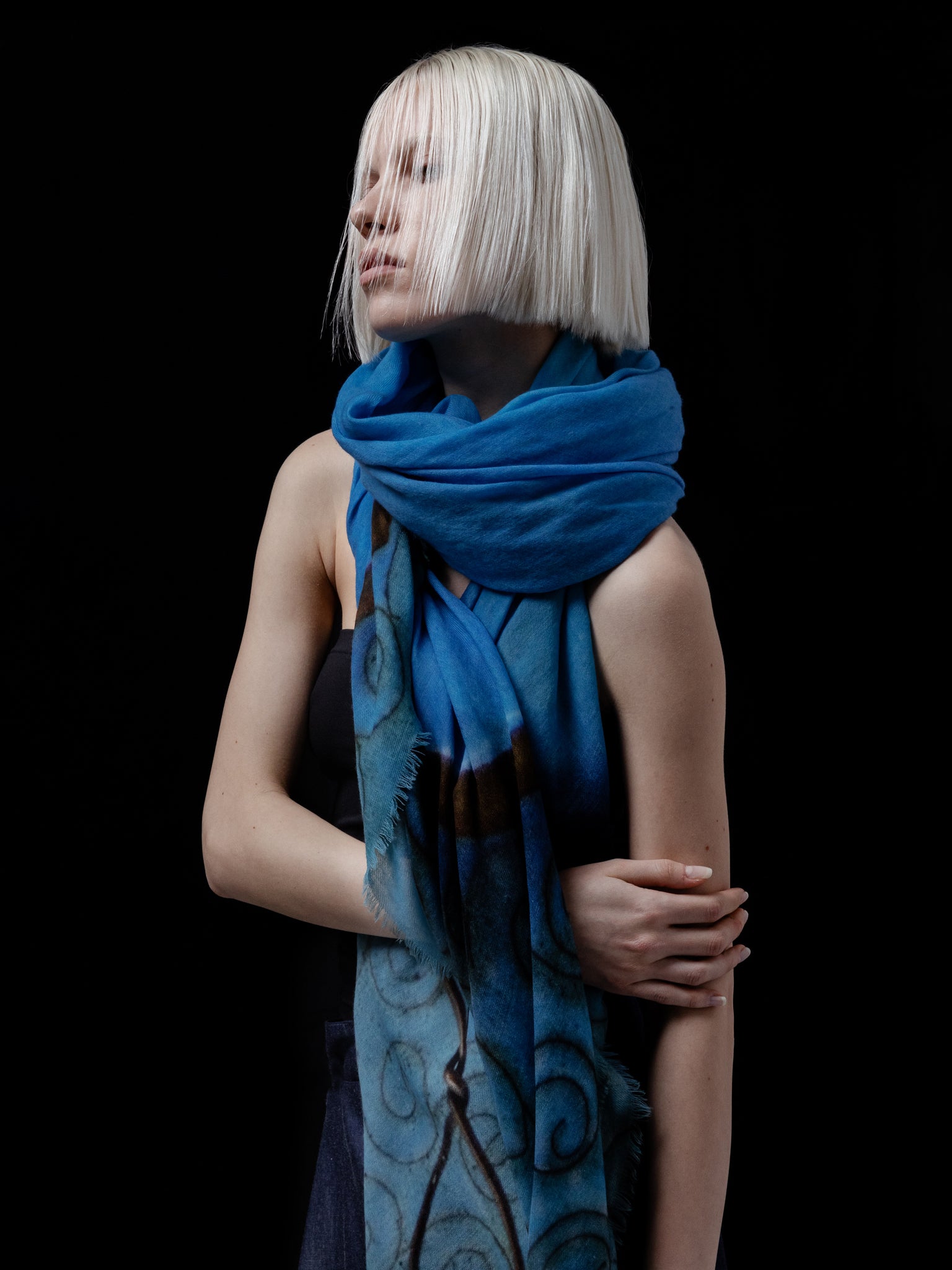 Talking Walls nova azur single face square scarf azur