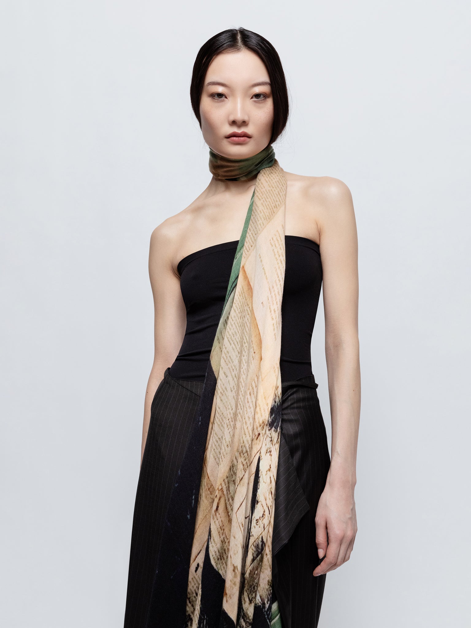 Talking Walls nova talking door single face square scarf talking door