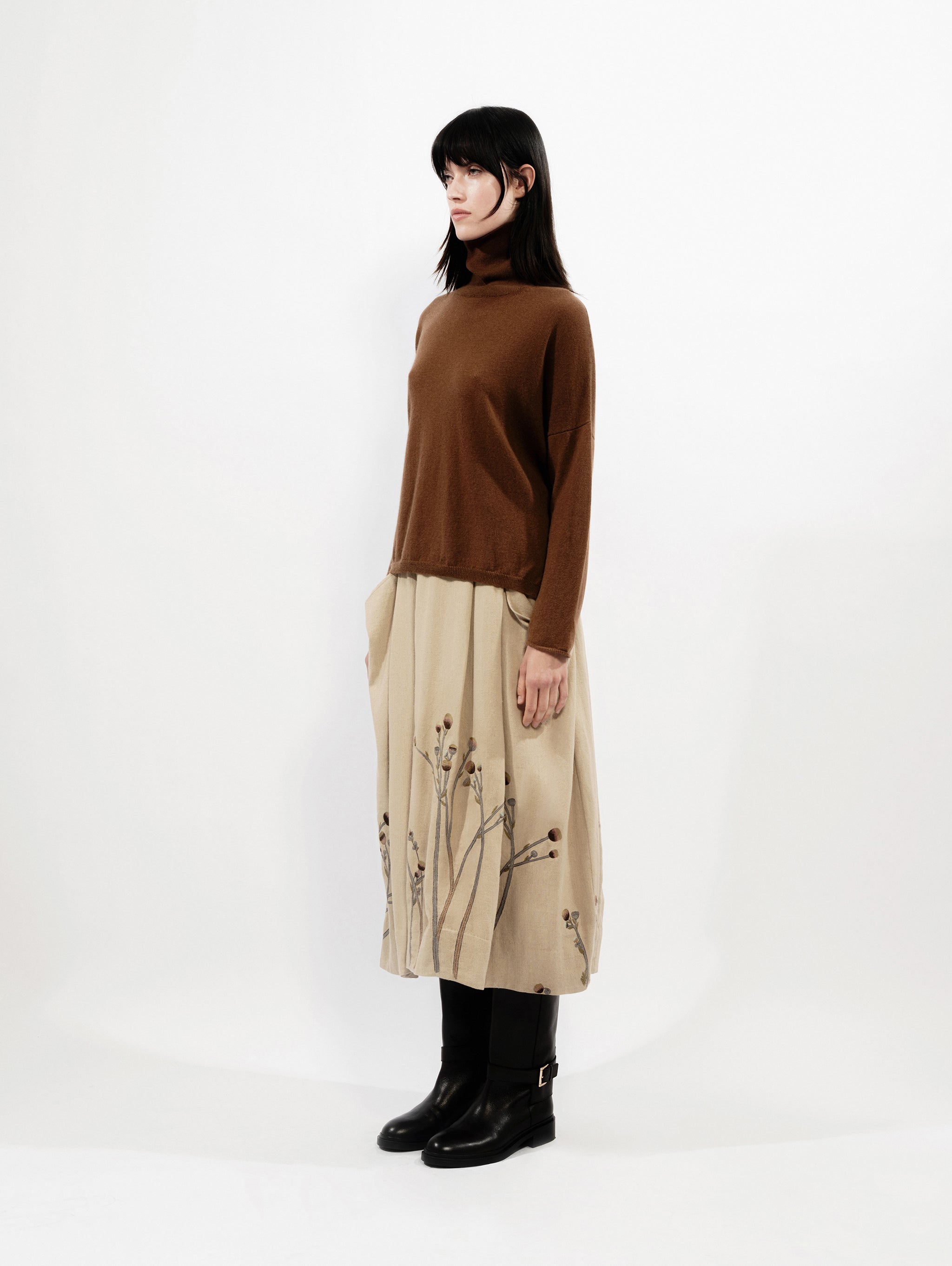 Talking Walls stella siena flat pleated long skirt sienna