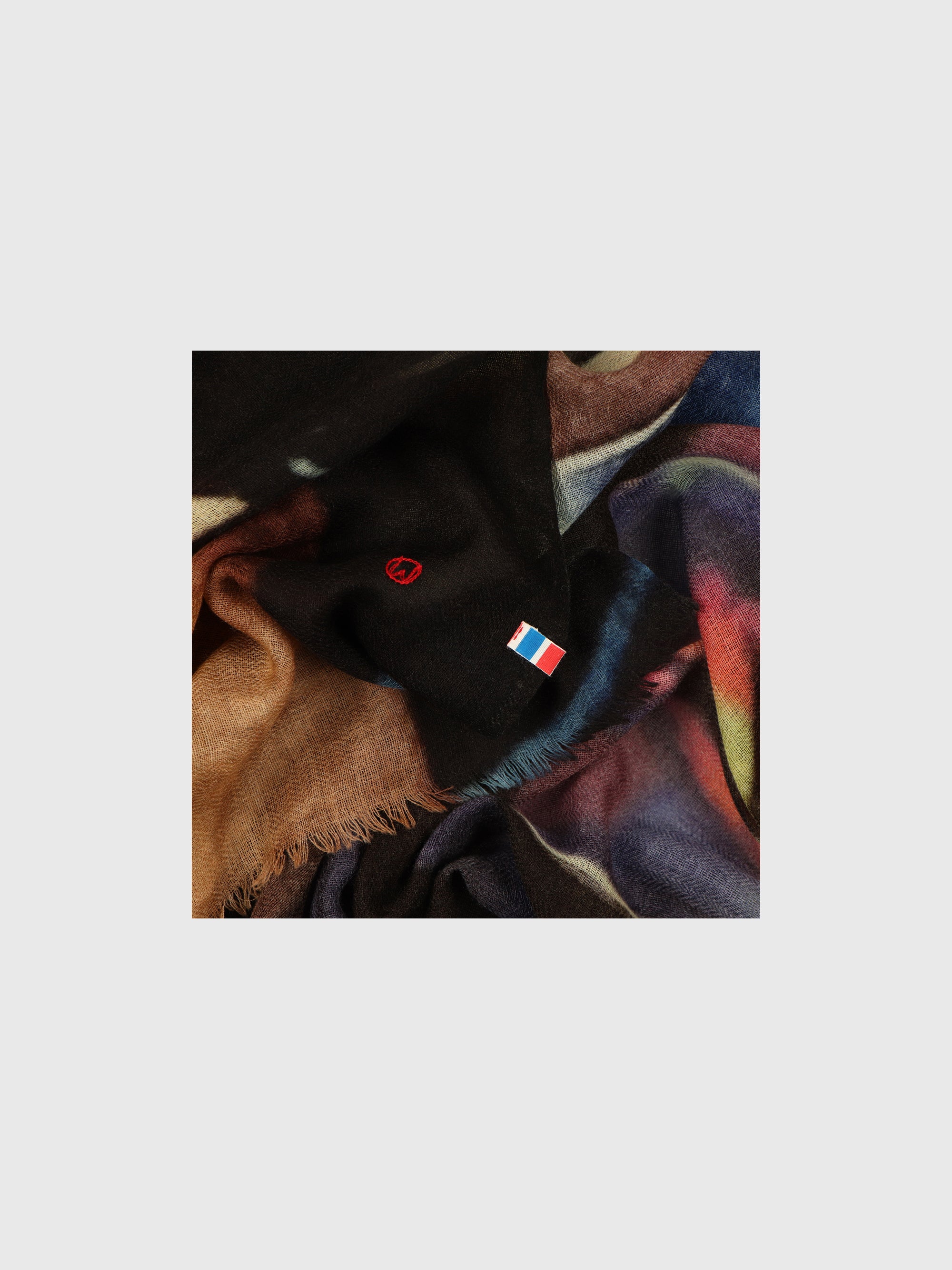 Talking Walls yoko single face single face rectangular scarf the parking lot