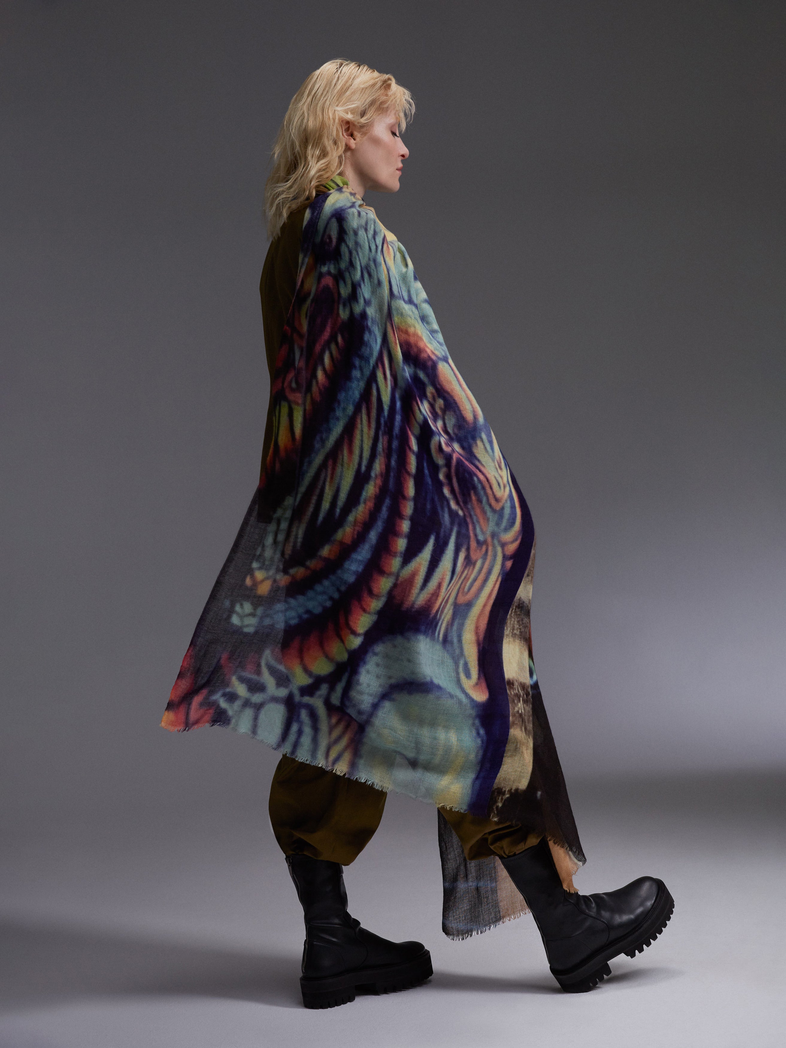 Talking Walls yoko single face single face rectangular scarf the parking lot