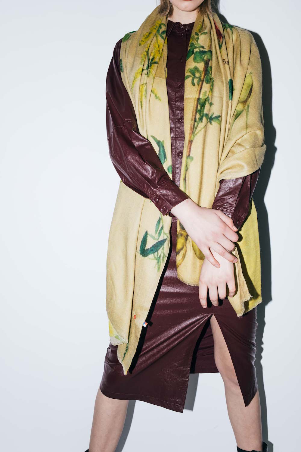 Talking Walls lana double face double face rectangular scarf komonice