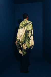 Talking Walls mantis single face Single faced square-shaped blanket scarf belladonna